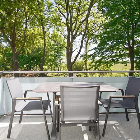 Rex Rugia Haus 17 08